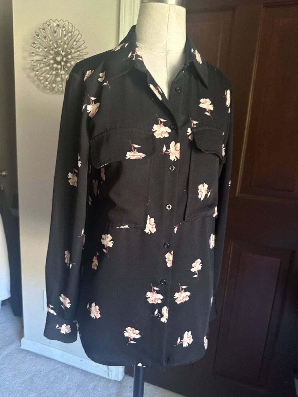 Elodie black floral button down blouse with pockets XS